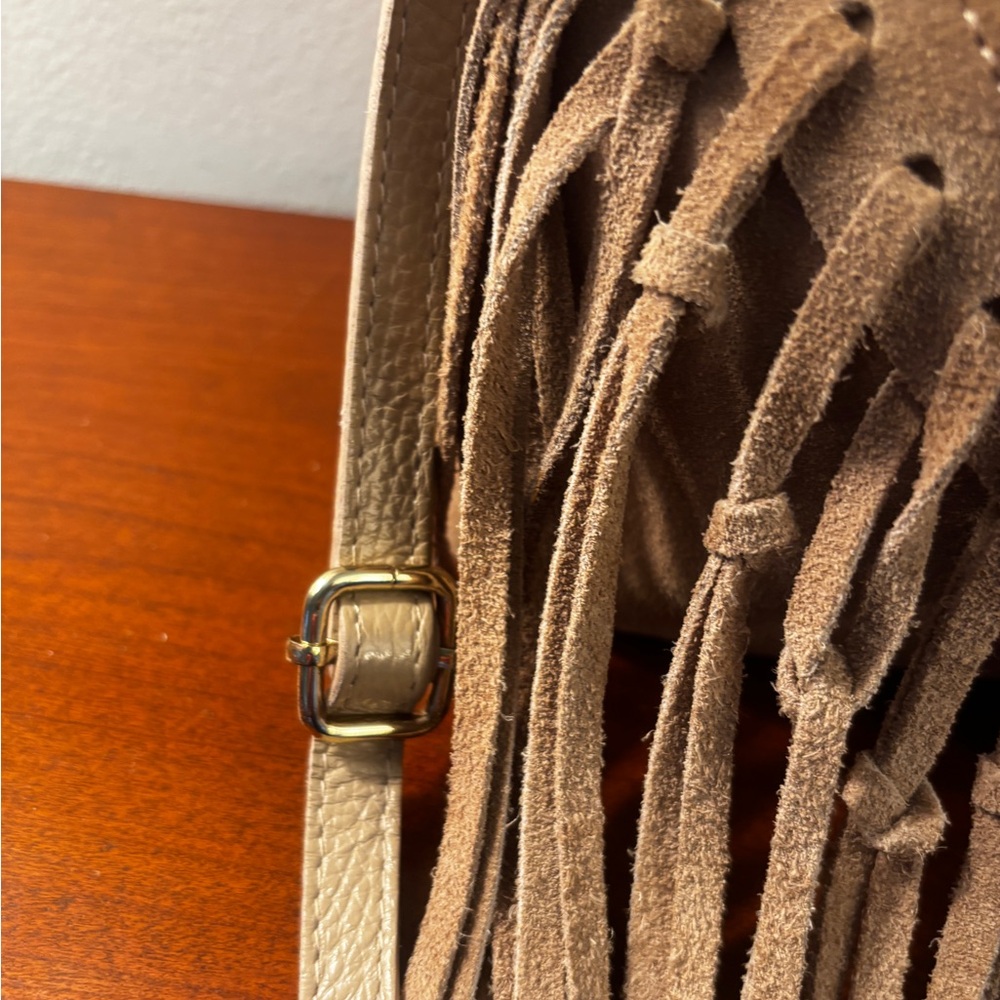 Diva’s Bag Fringe Suede Bucket Bag - Picture 4 of 14